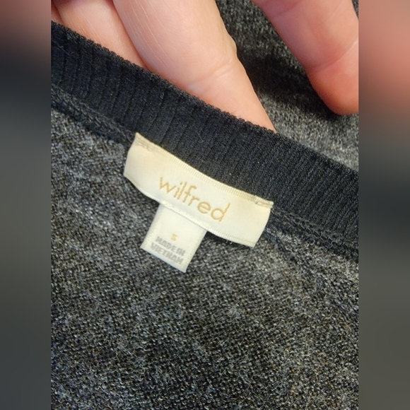 Wilfred Aritzia long sleeve knit tee grey black super soft small - Picture 4 of 4